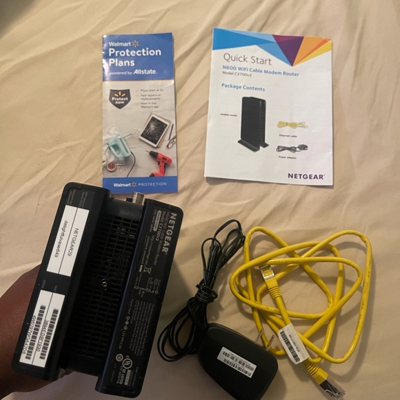 NETGEAR MODEM ROUTER - Picture 5 of 7